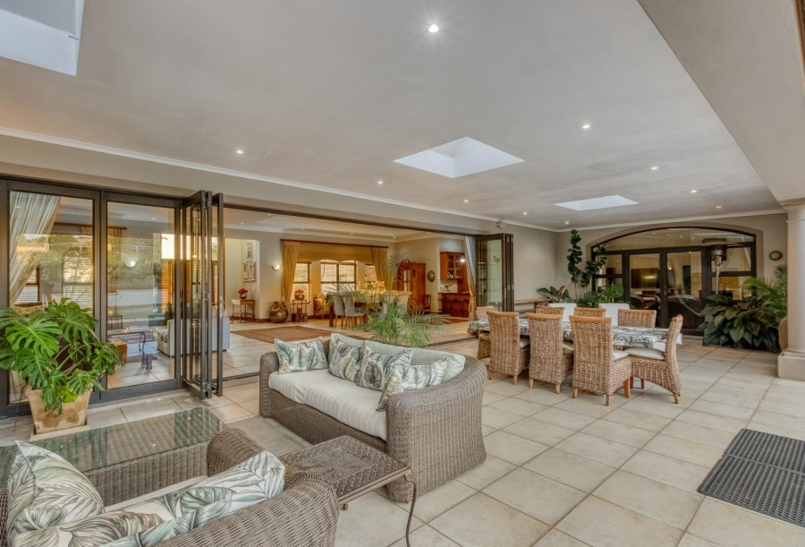 6 Bedroom Property for Sale in Klein Zevenwacht Western Cape